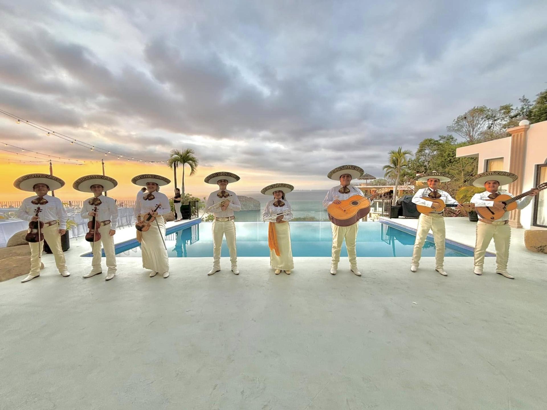 Galería 1 de Mariachi Oro de PV