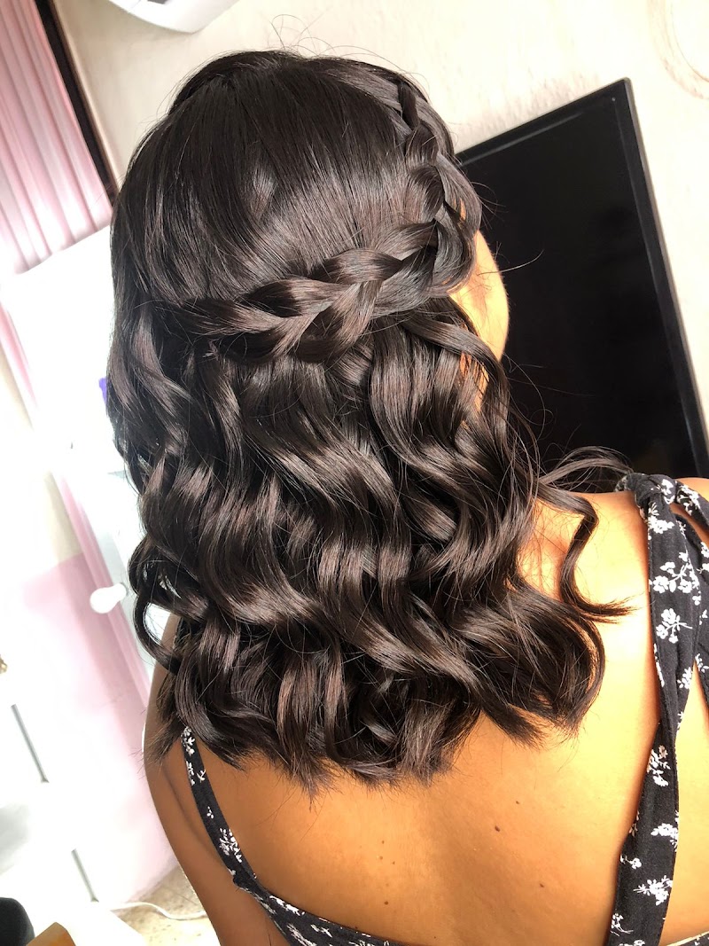 Montse Guardado Makeup Estudio